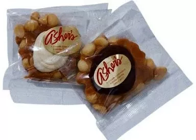 White Chocolate Macademia Nut Praline 15 Count